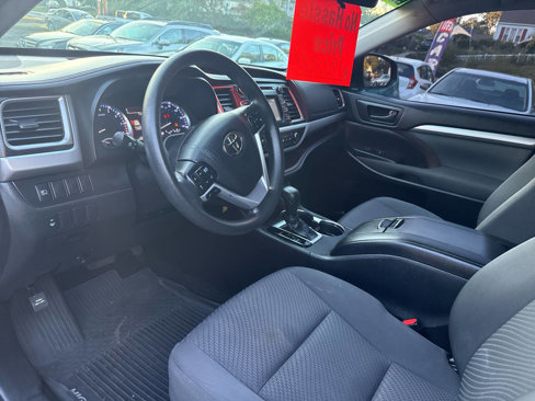 Used 2018 Toyota Highlander AWD V6 image 10