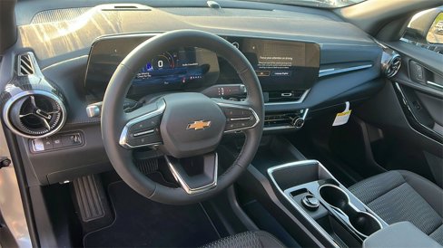 New 2026 Chevrolet Equinox LT w/ Safety and Technology Package image 17