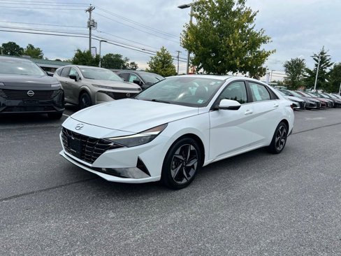 Used 2022 Hyundai Elantra Limited image 6