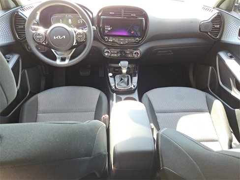 Used 2025 Kia Soul S image 10