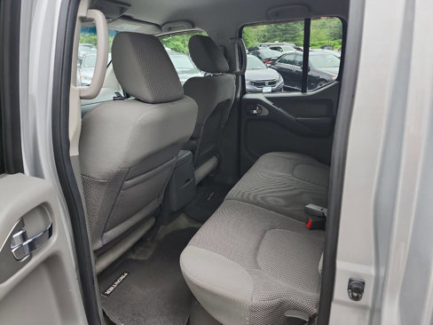 Used 2012 Nissan Frontier SV w/ SV Premium Utility Pkg image 13