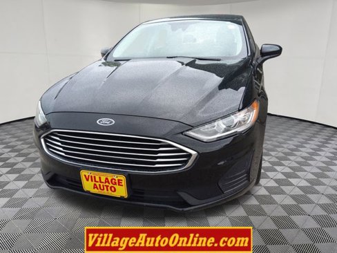 Used 2019 Ford Fusion SE image 16