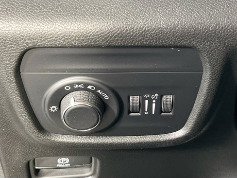 Used 2023 Jeep Grand Cherokee Altitude image 10