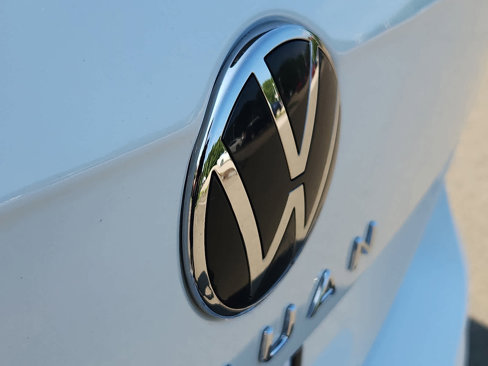 Used 2022 Volkswagen Tiguan SE image 30