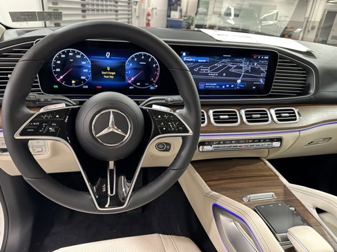 New 2026 Mercedes-Benz GLS 450 4MATIC image 6