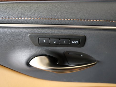 Certified 2025 Lexus ES 350 w/ Premium Package image 30