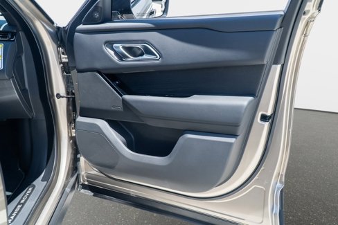 New 2026 Land Rover Range Rover Velar S image 22