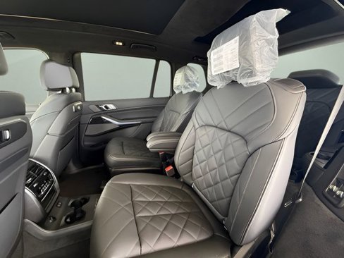 Used 2026 BMW X7 xDrive40i w/ M Sport Package image 26