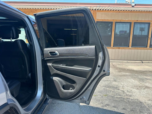 Used 2018 Jeep Grand Cherokee Limited image 16