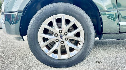 Used 2016 Ford Expedition Limited image 19