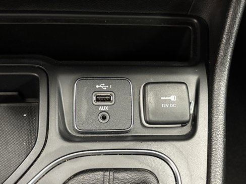 Used 2019 Jeep Cherokee Latitude Plus w/ Trailer Tow Group image 25