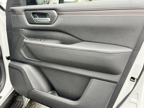 New 2025 Nissan Armada PRO-4X w/ Pro-4X Premium Package image 32