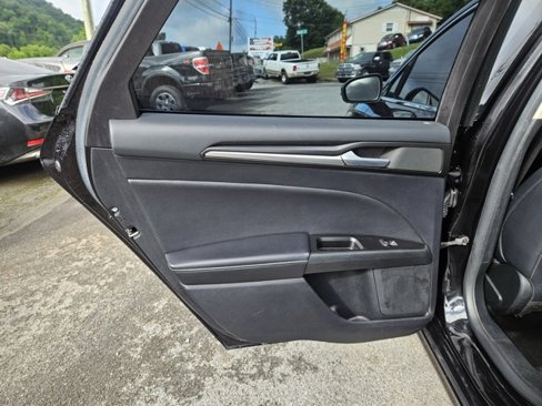 Used 2020 Ford Fusion Titanium image 10