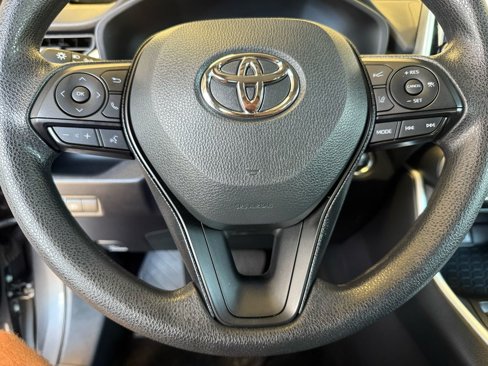 Used 2025 Toyota RAV4 XLE image 22