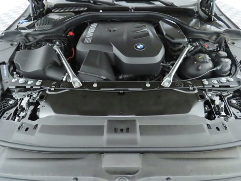 Used 2025 BMW 530i w/ Premium Package image 31