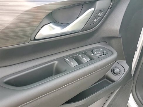 Used 2022 GMC Terrain SLE w/ Driver Convenience Package image 13
