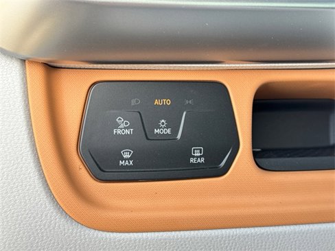 New 2025 Volkswagen ID. Buzz 1st Edition image 40