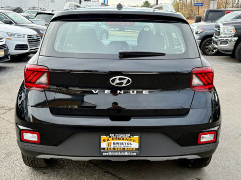 Used 2024 Hyundai Venue SEL image 5