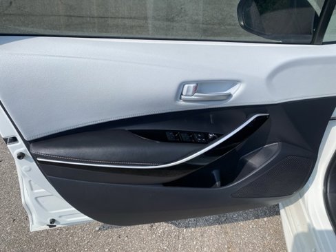 Used 2019 Toyota Corolla XSE image 16