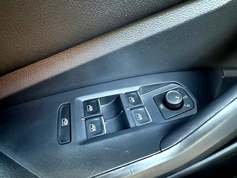 Used 2024 Volkswagen Jetta Sport image 41