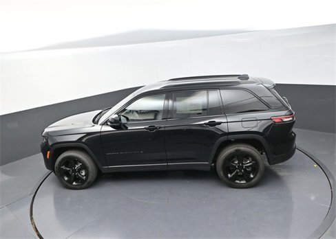 New 2025 Jeep Grand Cherokee Limited w/ Black Appearance Package image 12