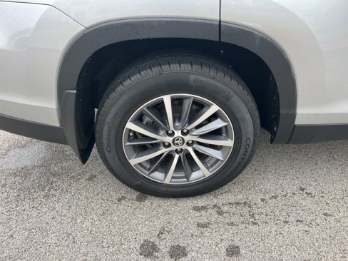 Used 2019 Toyota Highlander XLE image 9