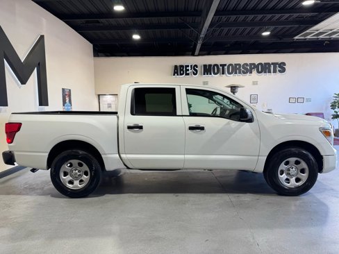 Used 2022 Nissan Titan S w/ S Utility Package image 4