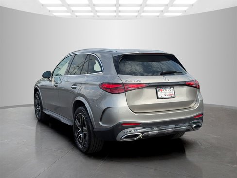 Used 2023 Mercedes-Benz GLC 300 4MATIC image 5