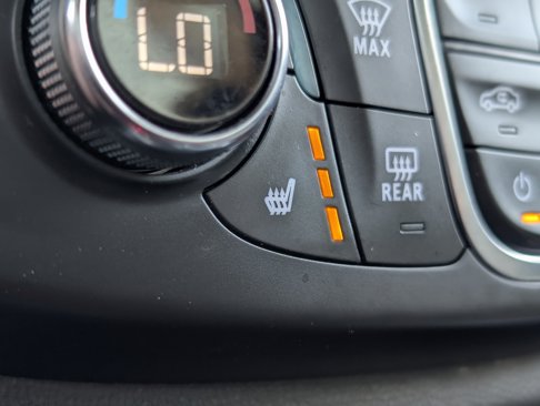 Used 2022 Chevrolet Traverse LT w/ LT Premium Package image 4