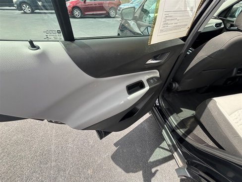 Used 2018 Chevrolet Equinox LS image 16