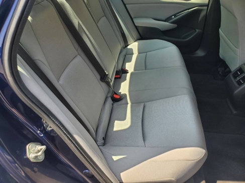 Used 2018 Honda Accord EX image 11