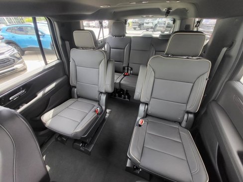 New 2025 Chevrolet Suburban Premier image 13