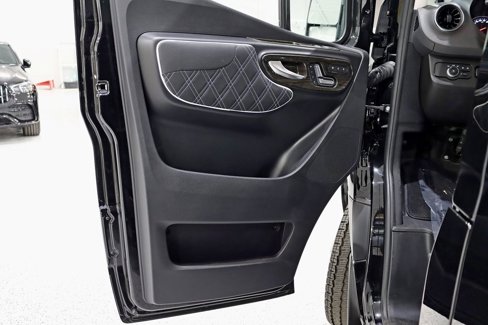 Used 2024 Mercedes-Benz Sprinter 3500 image 31