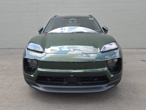 New 2025 Porsche Macan 4S Electric image 6