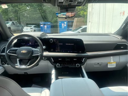New 2025 Chevrolet Suburban Premier image 49