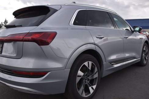 Used 2022 Audi e-tron Premium image 6