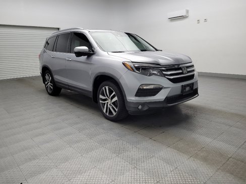 Used 2017 Honda Pilot Touring image 13
