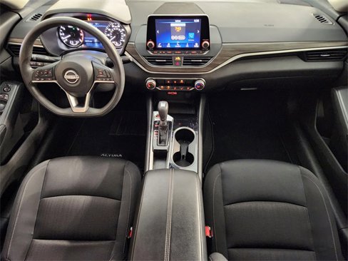 Used 2024 Nissan Altima 2.5 SV image 4
