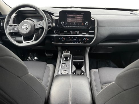 Used 2025 Nissan Pathfinder SV image 10