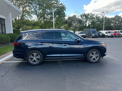 Used 2019 INFINITI QX60 Luxe w/ Essential Package image 8