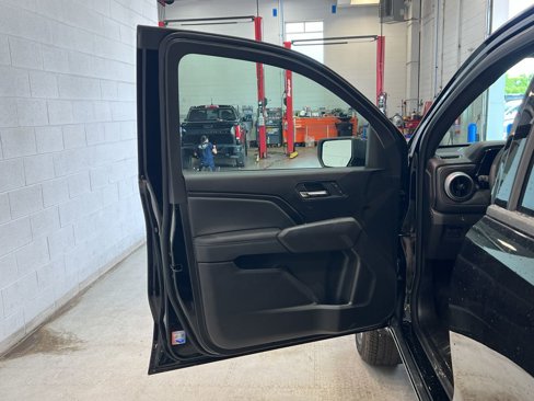 New 2025 Chevrolet Colorado LT w/ LT Convenience Package image 9