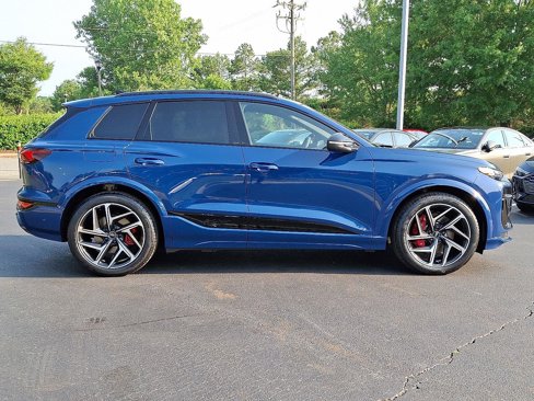 New 2025 Audi SQ6 e-tron Prestige image 7
