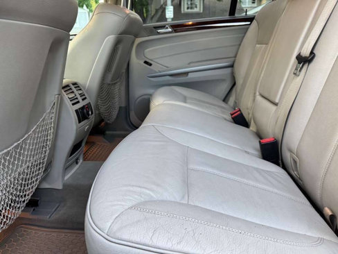 Used 2012 Mercedes-Benz GL 450 4MATIC image 21