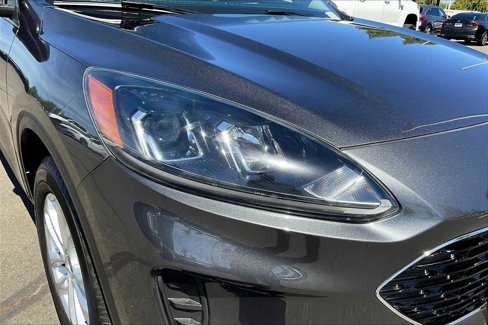 Used 2020 Ford Escape SE image 29