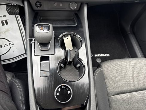 New 2026 Nissan Rogue SV image 25