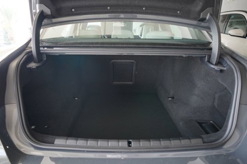 New 2026 BMW 740i w/ Premium Package image 21