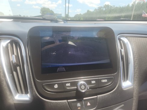 Used 2020 Chevrolet Malibu LT image 14