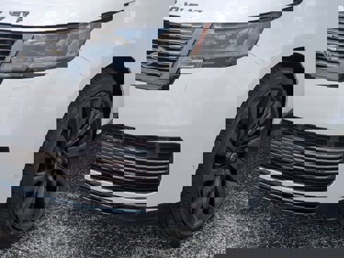 New 2025 Land Rover Range Rover SV image 11