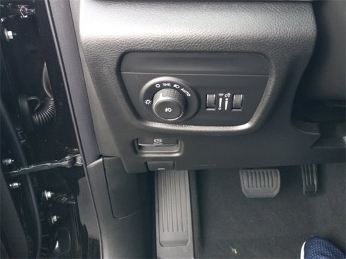 New 2025 Jeep Grand Cherokee Limited w/ Black Appearance Package image 17