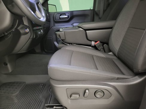 Used 2025 Chevrolet Silverado 1500 Custom Trail Boss image 2